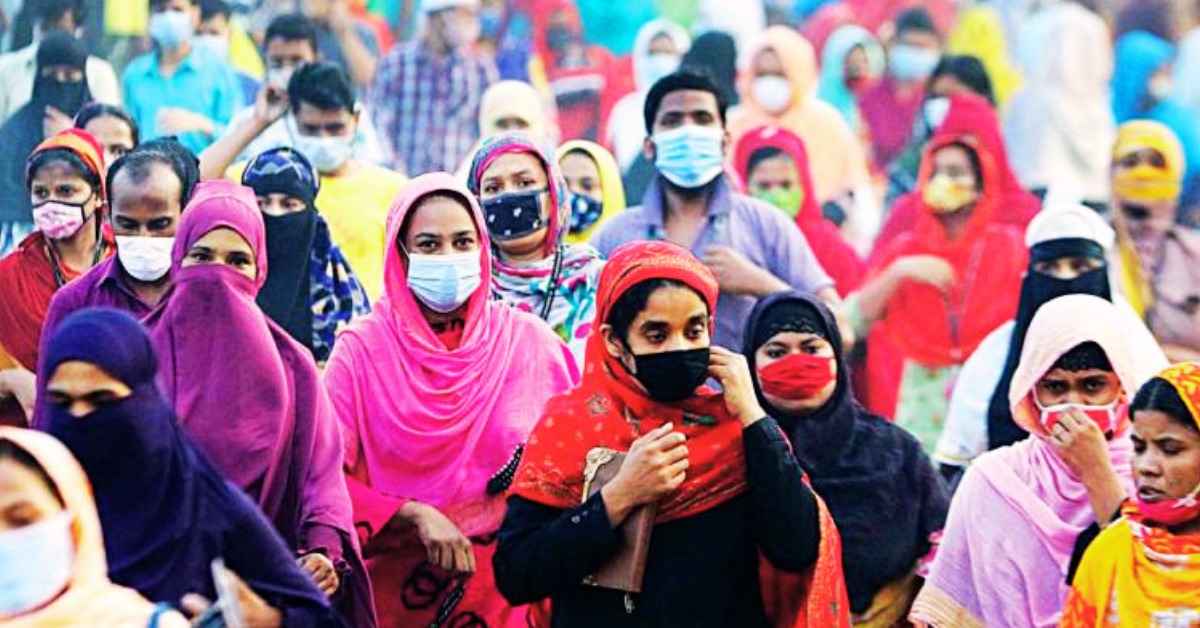 বাংলাদেশের গার্মেন্টস কারখানায় শ্রমিক ছাঁটাই ও চাকরি হারানোর কারণে উদ্বিগ্ন শ্রমিকদের প্রতীকী দৃশ্য
