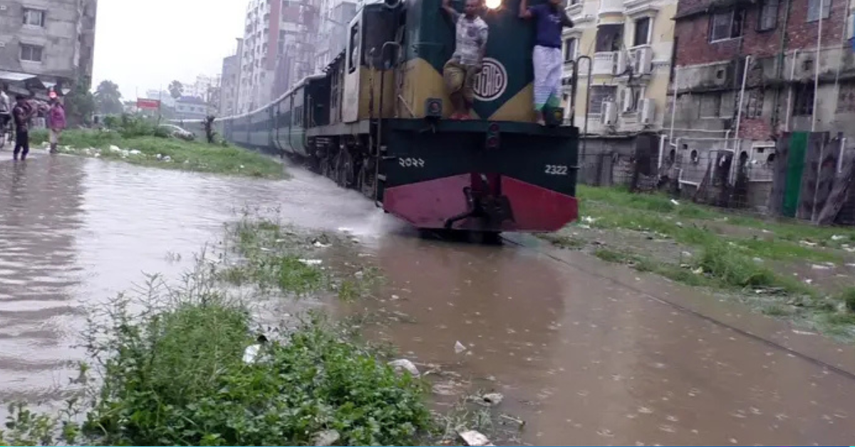 পানিতে তলিয়ে যাওয়া চট্টগ্রাম-কক্সবাজার রেললাইন, ট্রেন চলাচল বন্ধ