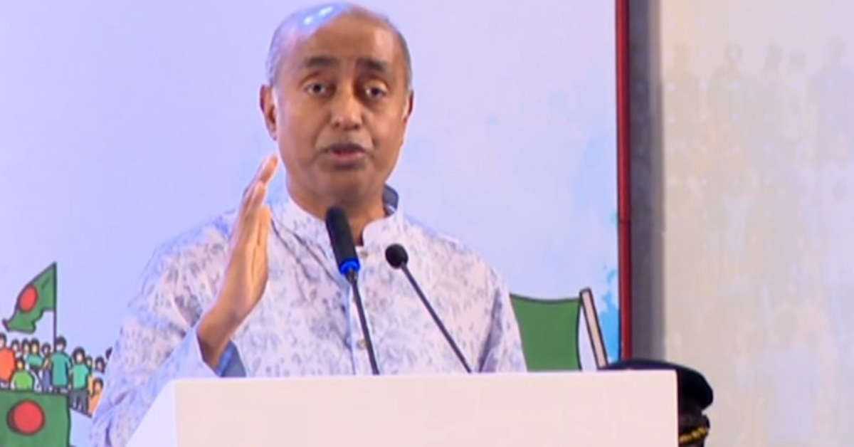 আইনমন্ত্রী মো. আসাদুজ্জামান তত্ত্বাবধায়ক সরকার ব্যবস্থা নিয়ে সংবাদ সম্মেলনে বক্তব্য দিচ্ছেন