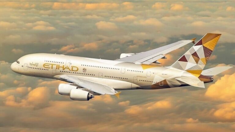 Calm Amidst Chaos: Etihad Airways Crew Praised for Handling Takeoff Abort