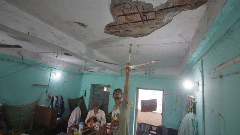 Dhaka Medical College Closed Indefinitely Amid Student Protest Over Campus Conditions