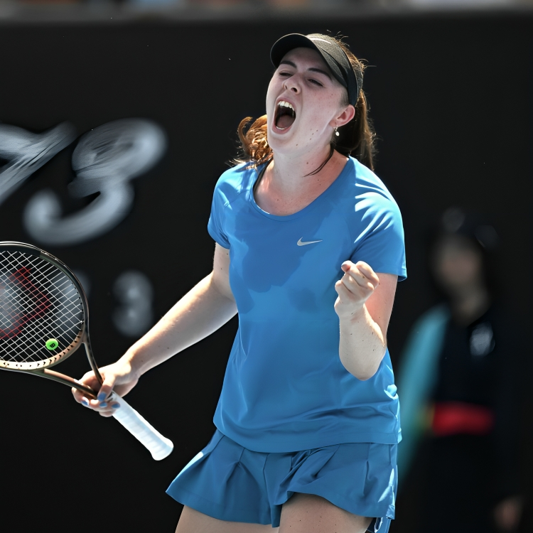 Talia Gibson Claims First Win of the Australian Open as Crowds Battle Long Delays