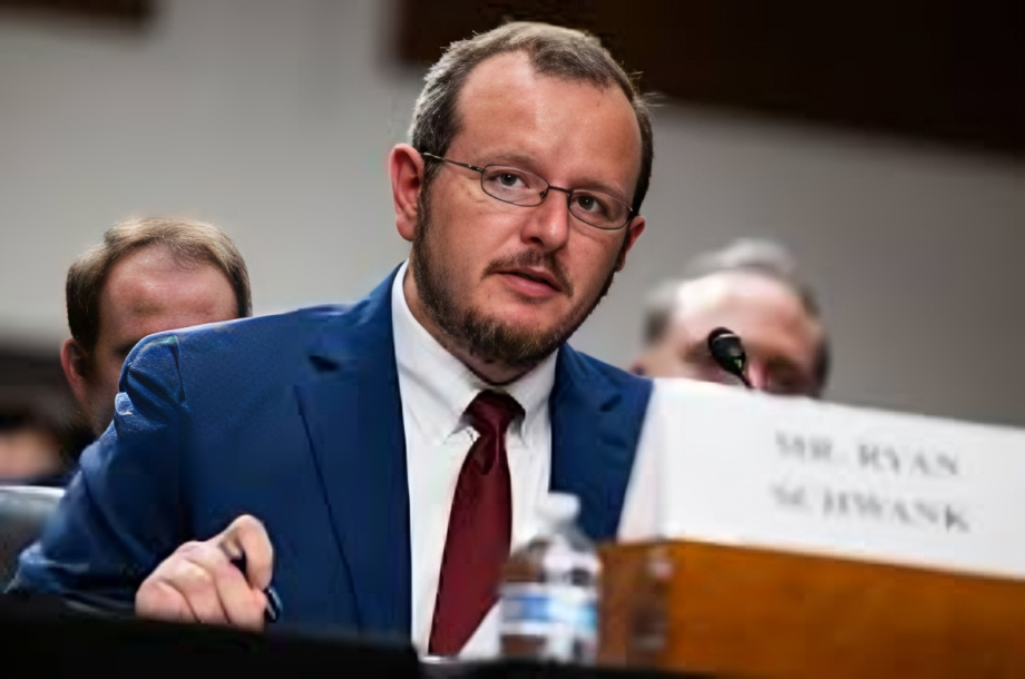 Former ICE Trainer Says Agents Were Told to Violate Constitution, Calls Program “Deficient, Defective and Broken”