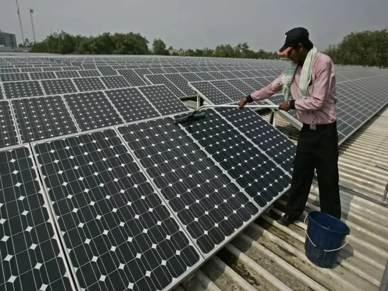 India’s Rooftop Solar Push Falters Despite Subsidies, Slowing Modi’s Clean‑Energy Ambitions