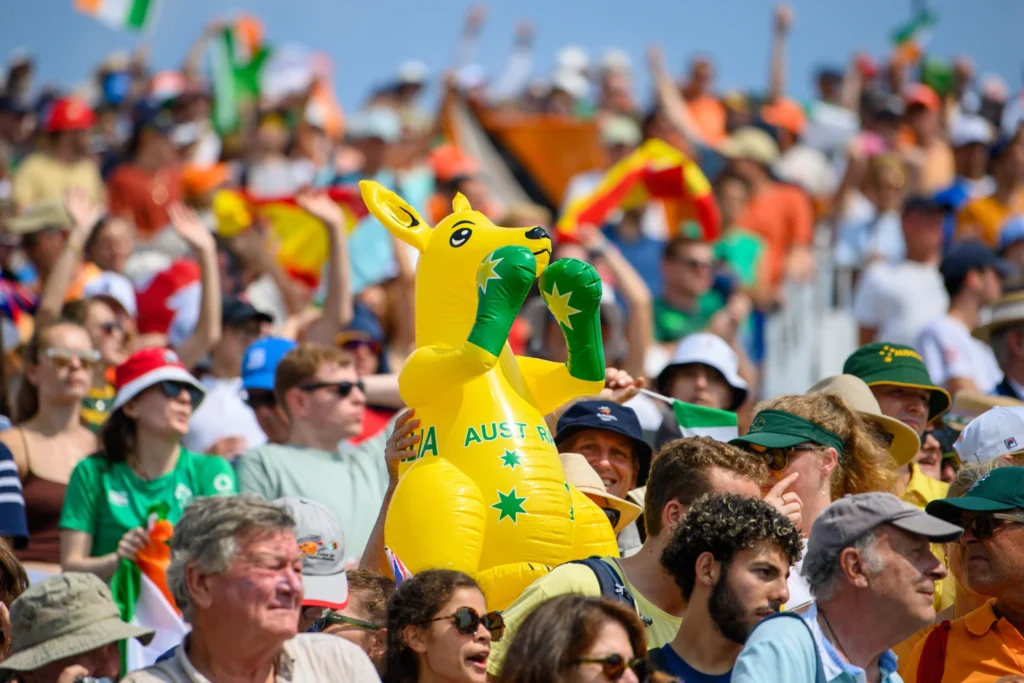 Aussie Pride Erupts as Watch Party Celebrates Woods’ Golden Run