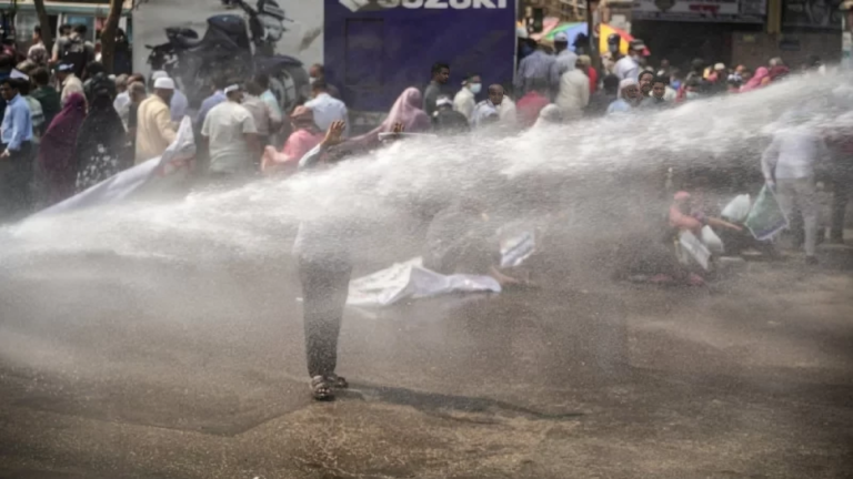 Islamic Bank Depositors Clash with Police as Protests Erupt Outside Bangladesh Bank