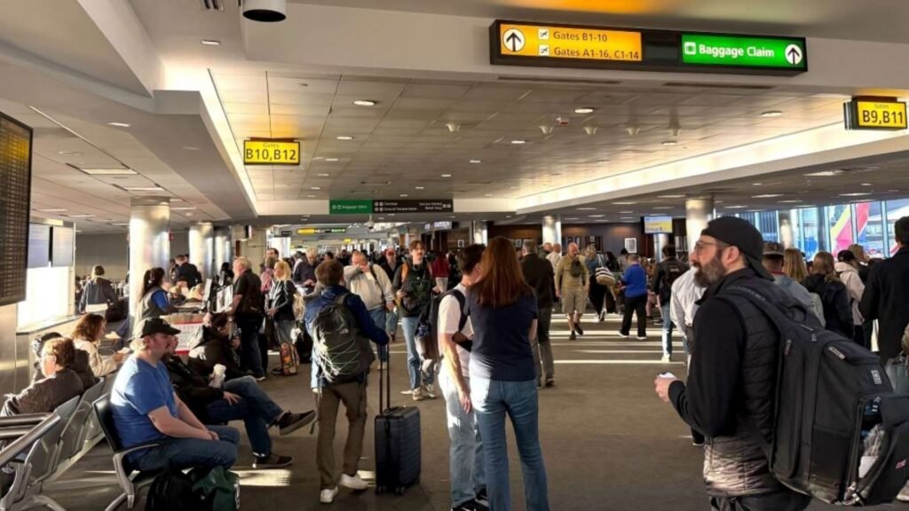 Chemical Smell Forces Hour‑Long Ground Stop at Four Major Airports Near Washington, D.C.