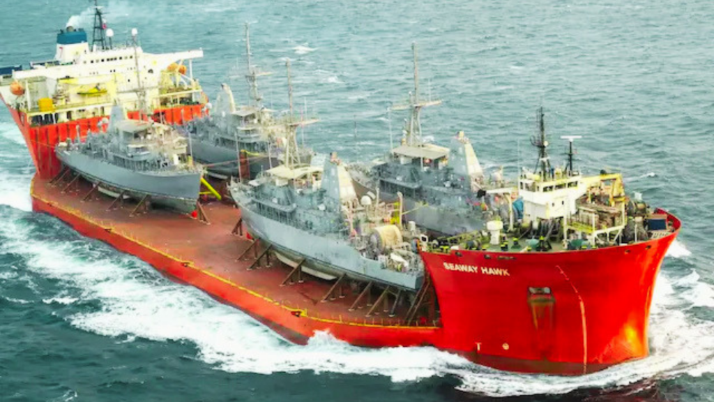 US Navy Races to Return Minesweeping Ships to Gulf as Iran Threatens Strait of Hormuz