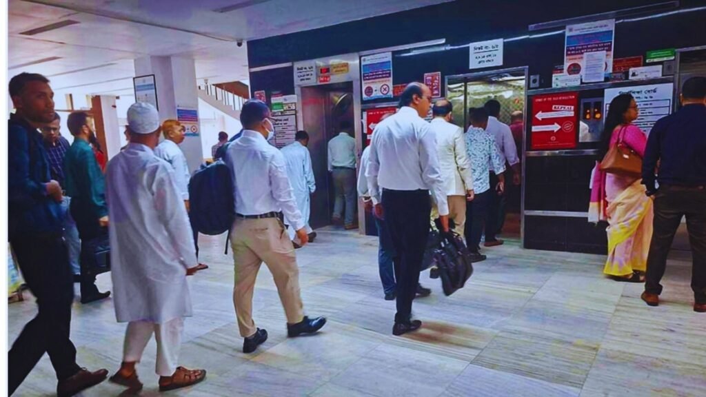 Dhaka Sees Heavy Influx as Government Employees Return After Eid Holidays