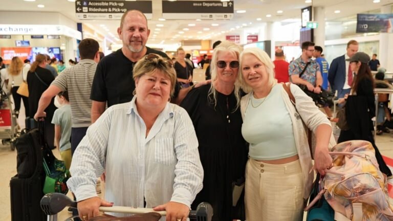 Melbourne Family Fears for Relatives in Dubai as Iran-UAE Conflict Triggers Chaos and Sky‑High Airfares