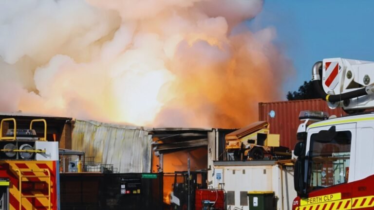HAZMAT Warning Issued as Major Fire Erupts at Lithium‑Ion Battery Recycling Facility in Perth
