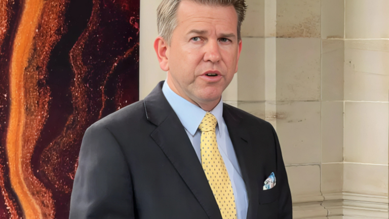 $50,000 Lunch Bid Sparks Scrutiny Over Developer’s Access to Queensland Deputy Premier