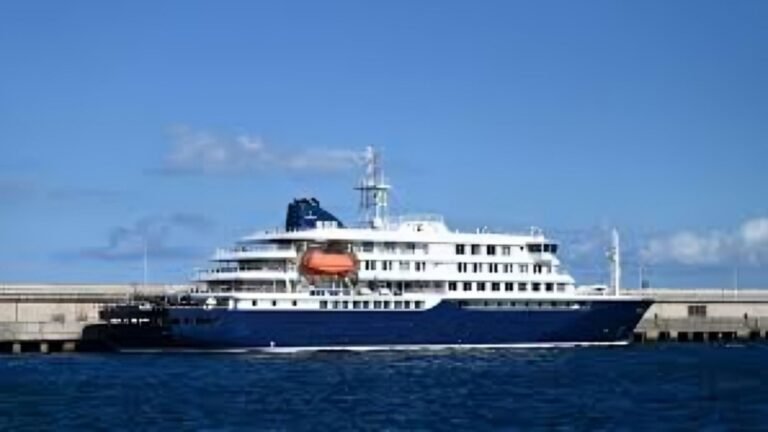 Hantavirus‑Hit Cruise Ship to Dock in Rotterdam as Remaining Crew Face Weeks of Quarantine