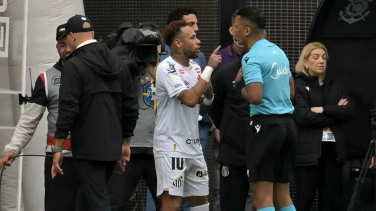 Neymar’s World Cup Hopes Rocked by Chaotic Substitution Blunder in Santos Defeat