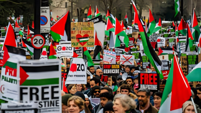Tens of Thousands March in London as Anti‑Immigration and Pro‑Palestinian Protests Converge