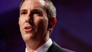 Minimum-Wage Workers to Earn Over $1000 a Week for the First Time as Fair Work Hands Down 4.75% Pay Rise