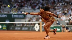 Sabalenka Powers Past Osaka to Reach French Open Quarter‑Finals in Night‑Session Showcase