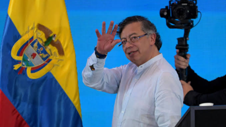 Colombia’s President‑Elect Suspends Transition, Accuses Petro of Plotting a “Coup” After Incumbent Rejects Election Result