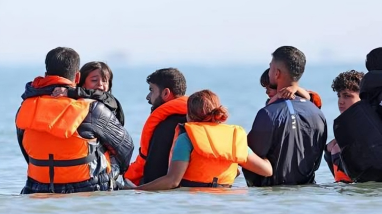 Record Channel Crossings as 752 Migrants Arrive in UK in a Single Day