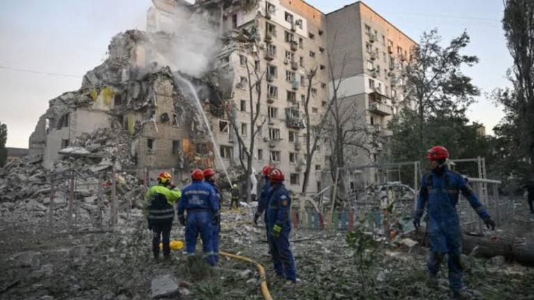 Russian Strikes on Kyiv Push Death Toll to 10 as Rescuers Search Through Collapsed Homes