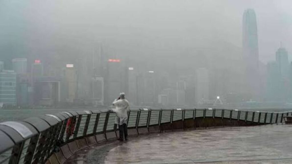 Typhoon Noul Slams Into Southern China, Forcing Mass Evacuations and Flight Chaos