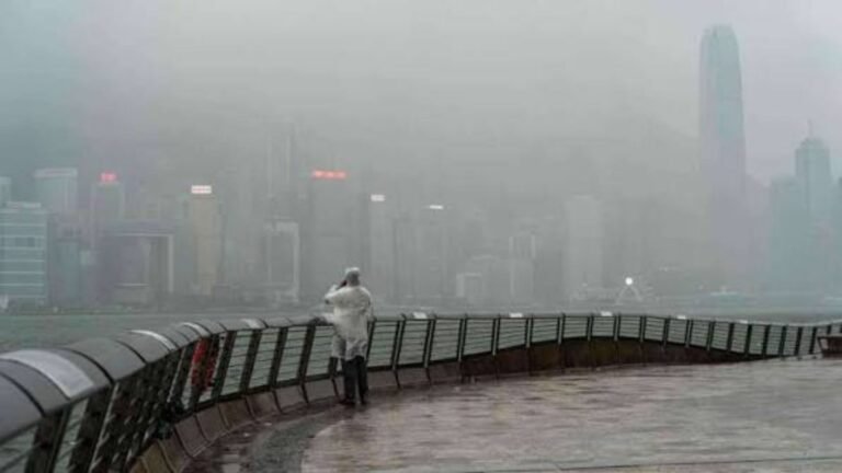 Typhoon Noul Slams Into Southern China, Forcing Mass Evacuations and Flight Chaos