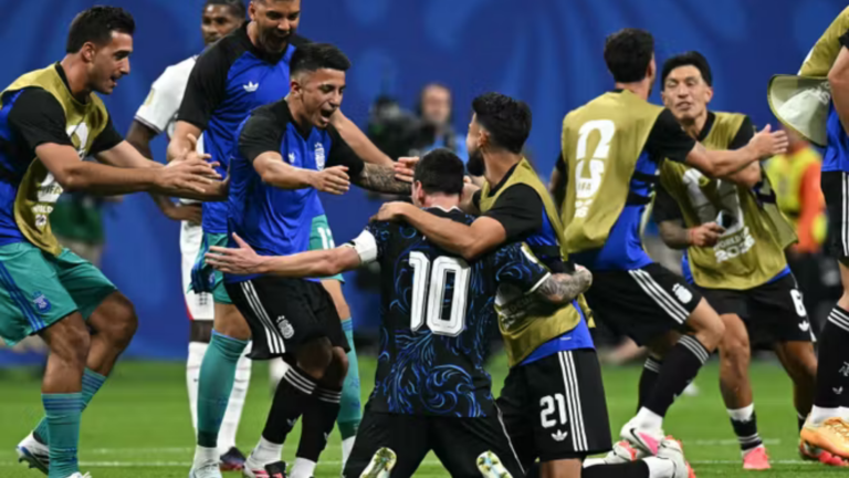 Argentina Beat England 2-1 With Stoppage‑Time Winner to Reach World Cup Final Against Spain
