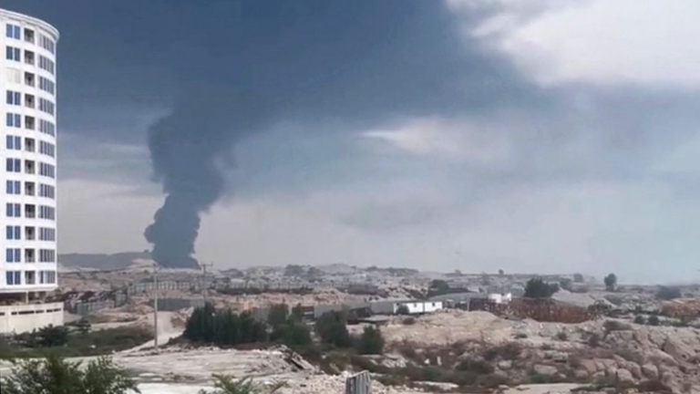 US Launches “Heavy Wave” of Strikes on Iran as Regional Conflict Intensifies