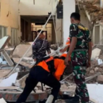Deadly 7.7 Quake Displaces 5,000 in Indonesia as Rescuers Race to Find Survivors