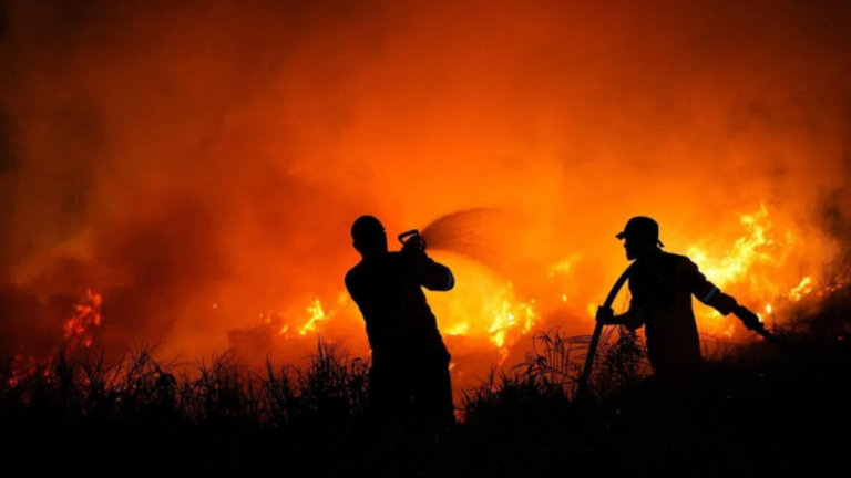 Malaysia to Deploy Firefighting Aircraft and Crew to Help Indonesia Battle Wildfires