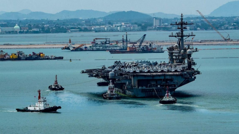 USS Abraham Lincoln Docks in Thailand After Record 250 Days at Sea, Reviving Pattaya’s Wartime Echoes