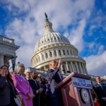 Poll Signals Trouble for Republicans Ahead of US Midterm Elections