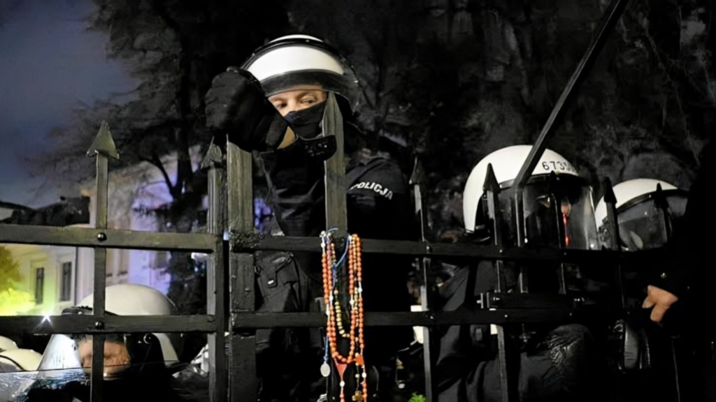 Riot Police Deployed at Poland’s Constitutional Court as Political Crisis Deepens