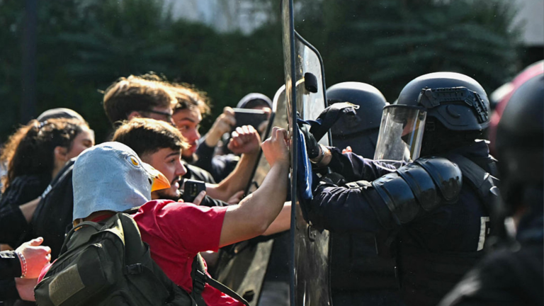 Thousands of Students Protest Across France as Unrest Shuts Hundreds of Schools